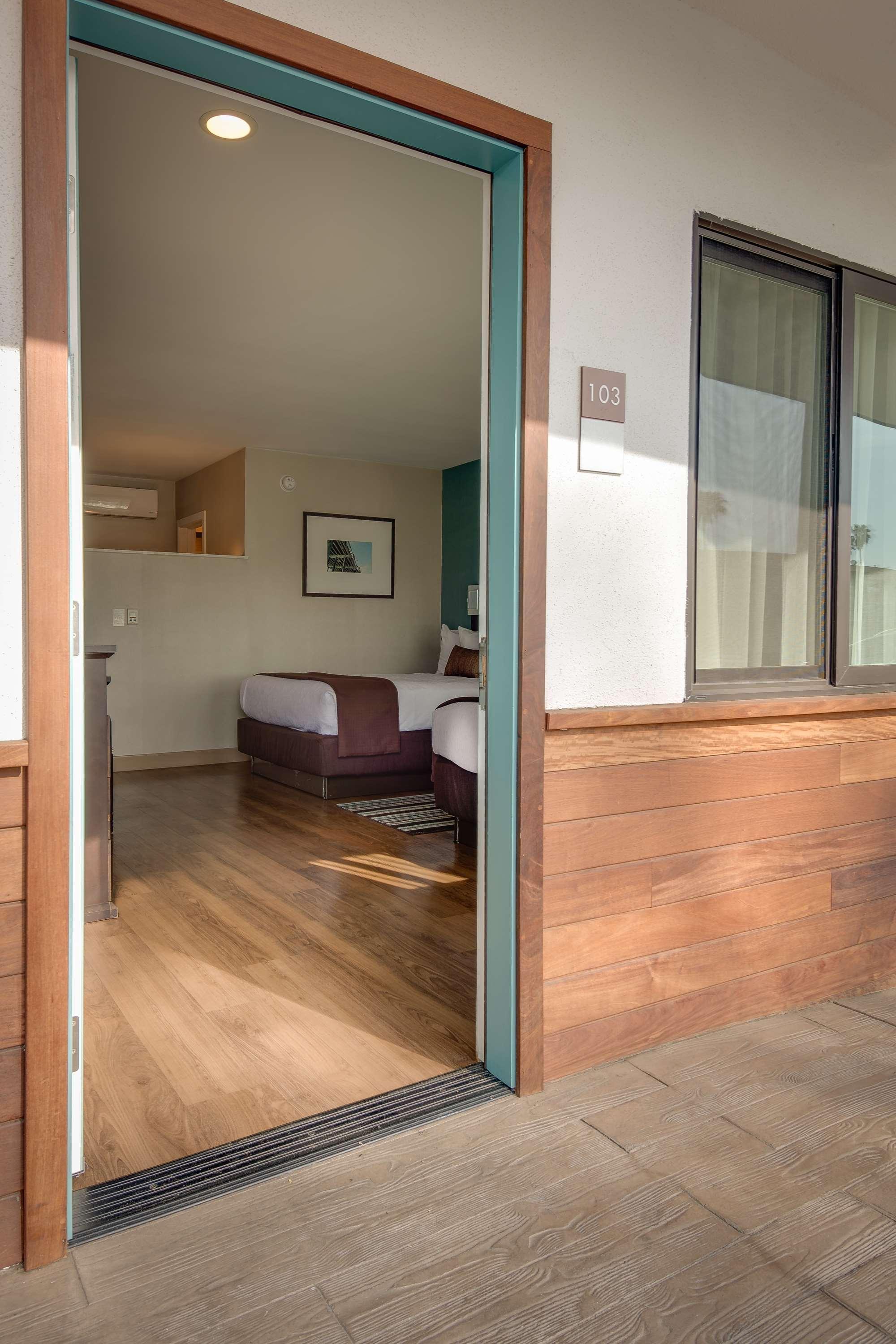 Western At Pier Hotel 3*