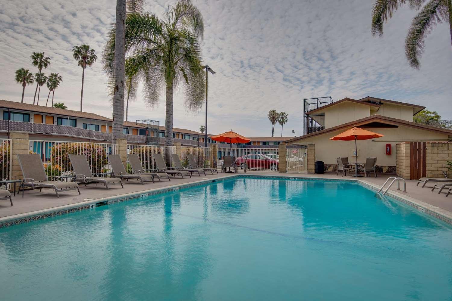 Western At Pier Hotel